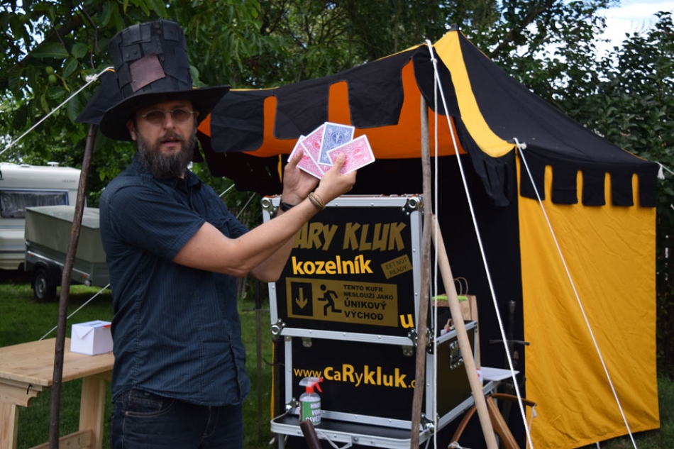 Kouzelník nejen pro děti ČÁRY KLUK Kouzelník nejen pro děti ČÁRY KLUK